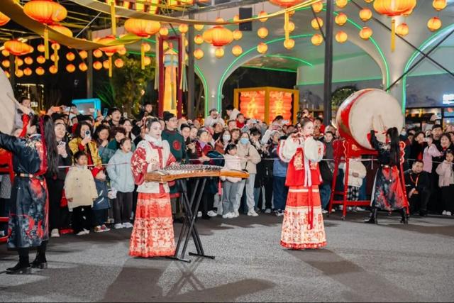 年味浓，人气旺！这个春节，海澜飞马水城“马”力十足！