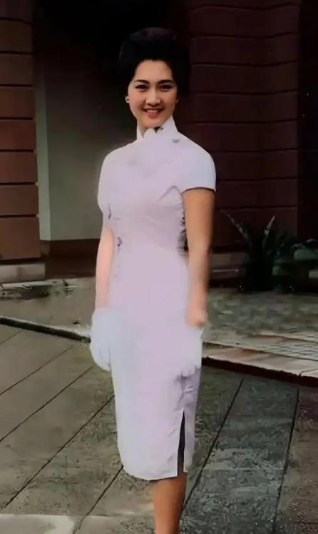 国民党主席妻子有多美？年仅19便在选美中夺魁，明艳动人气质出众