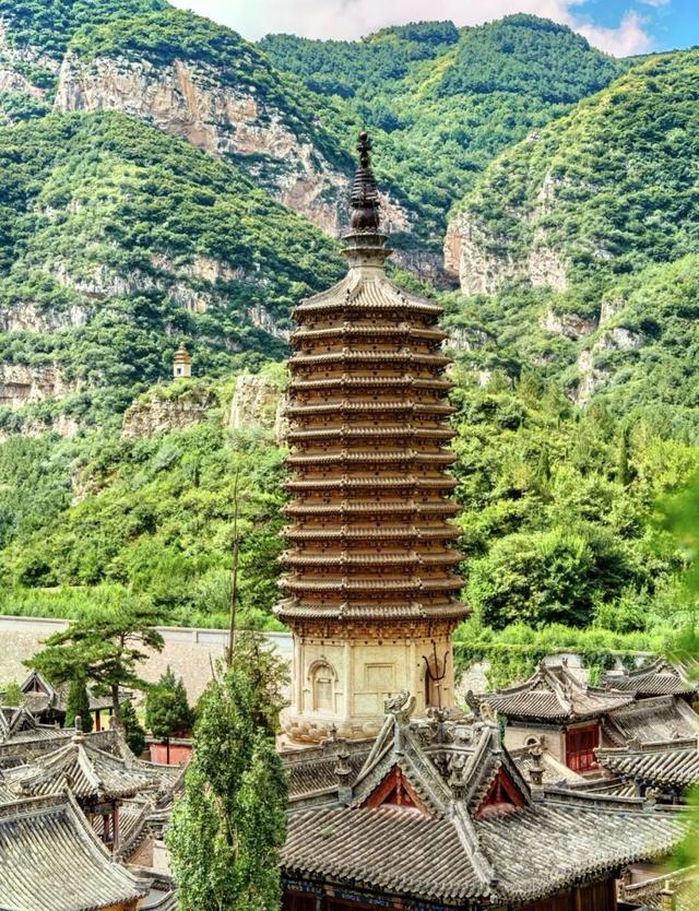 感知向心龙华：千年风情、百年风骨和十年风华