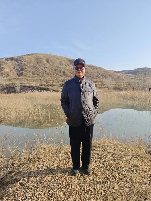 宣化瓦窑头水库芦苇成片,水天一色值得观看