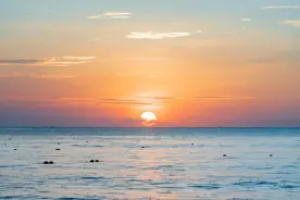 中国股市：为什么散户买的股票不涨反跌，卖了就起飞？看完就懂了图片