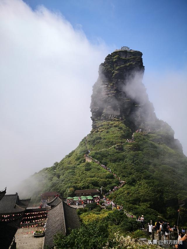 梵净山扩容势在必行，现在景区太小，压力太大，接待量太低