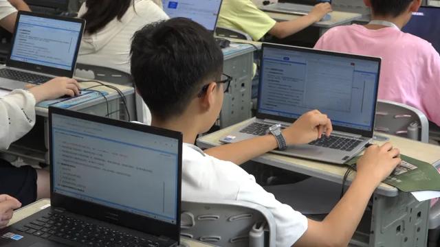 1.5万人齐聚黄山区！2025全国青少年信息素养大赛华东赛区（安徽）复赛正式开赛！