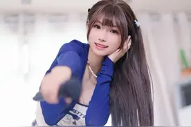 JK美少女，超短裙白丝长腿的性感魔法图片