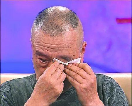 79岁李保田现状：定居山东衰老明显，儿子李彧太像父亲的“翻版”