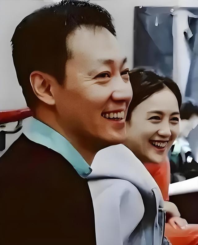 离过年不到2月，52岁辛柏青高调传出喜讯	，朱媛媛终于可以放心了