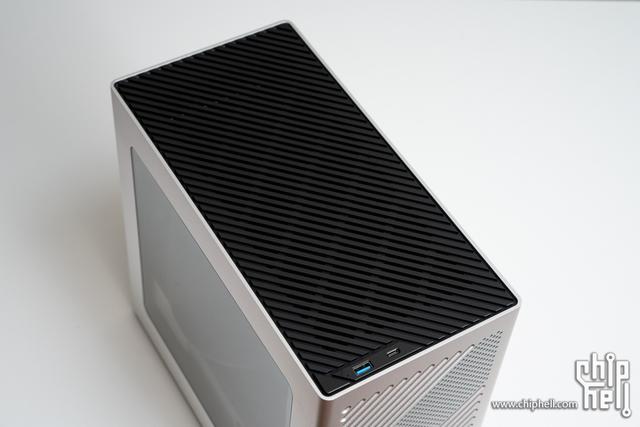 「装机不用挑，就选电竞雕」技嘉 电竞雕 B850M + 5080 FE + COOJ Z18 装机