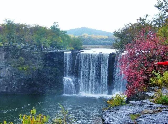 镜泊湖风景区：镶嵌在北国的明珠