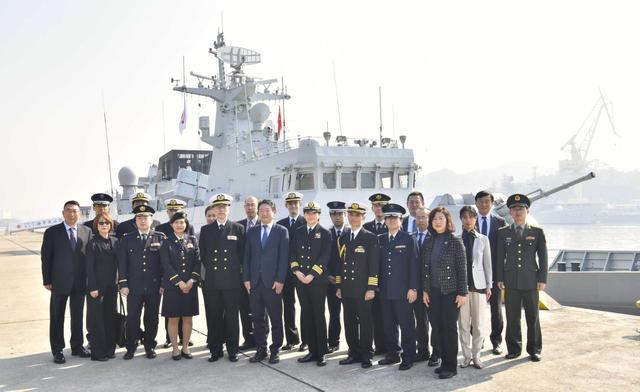 特朗普万万没想到，大陆对台使出最绝一招，邀请日本自卫队到北京