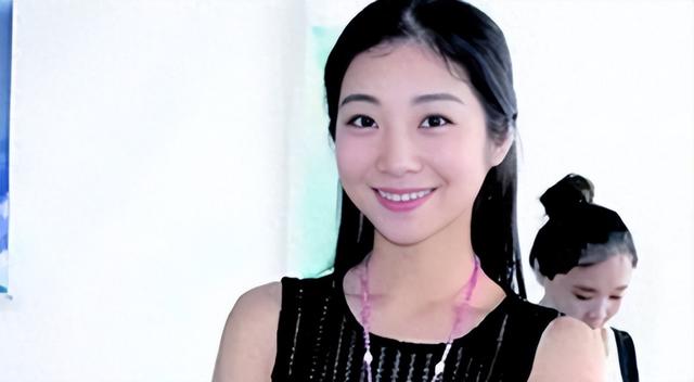 “买英国精子生3娃”的山东女人	，8年后现状曝光！如今她后悔不？