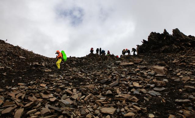 贡嘎大环线：在雪山的凝视下，与艰辛同行之日乌且（原创）