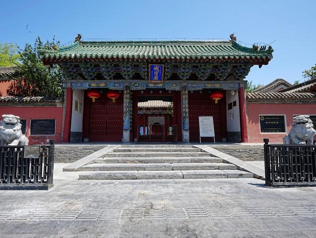 这座被火车拉来的中原第一省会，比你想象的要好玩多了