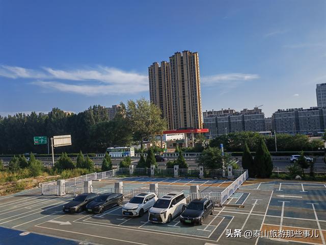 泰安：它是最红火的步行街之一，上榜山东省30大特色商业街