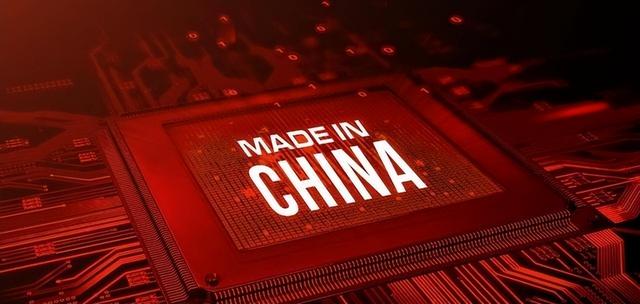 美国专家：中国为了自研设备，从ASML手中囤积了大量进口的光刻机