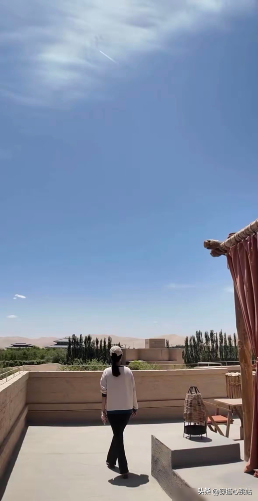1.2万一晚沙漠别墅：阔太的时尚旅行藏着怎样的贫富密码？