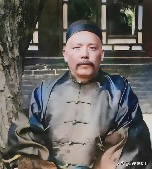 这是袁世凯五姨太的真实样貌，头发稀疏并不貌美，但备受宠爱