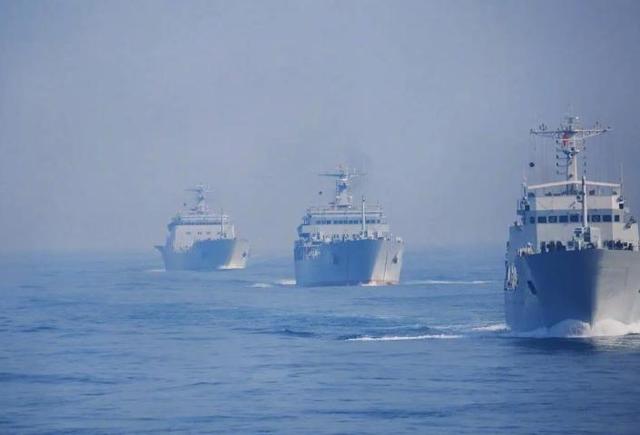 8国已派兵过台海，白宫通告全球，不许改变现状	，解放军3路出动