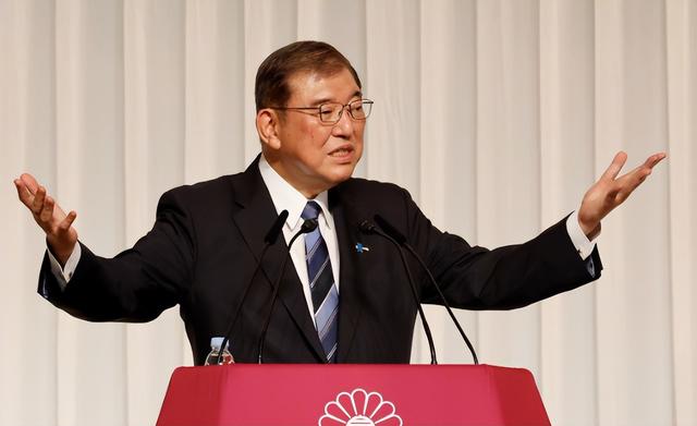 事态严重了，日本连开3枪，蔡英文已离岛，解放军通牒发往东京