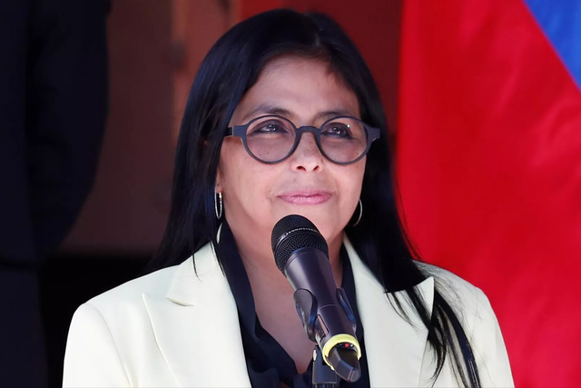 拒绝和中俄伊切断关系，美国恼羞成怒警告：随时再次入侵委内瑞拉