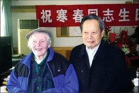 美国核弹专家跑到中国养牛，获中国绿卡，一呆就是62年图片