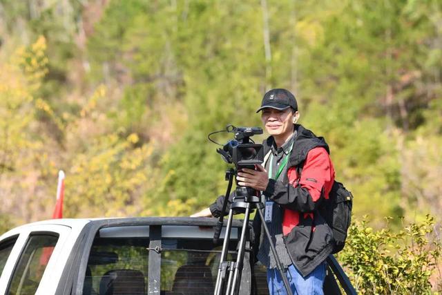 2025年第三届“多彩龙川·古邑苏区”环霍山30公里徒步活动举行