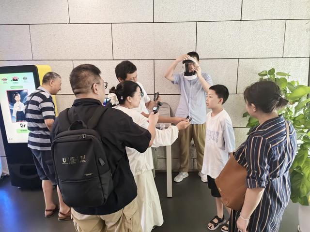 赋能文博新体验：世优宇宙亮相成都机器人与人工智能实景验证活动