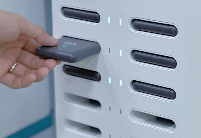 从街头爆红到门可罗雀，共享充电宝凉了，连商家都不愿再装