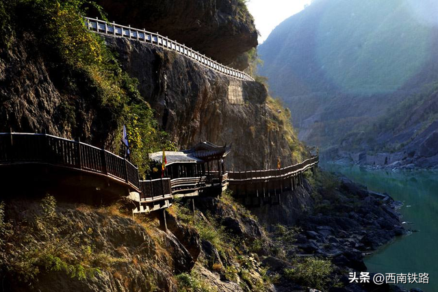 坐动车来这里，A级景区统统打折