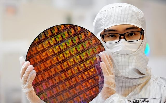 EUV光刻机的死对头出现了！才实现了5nm量产，又将冲刺2nm芯片