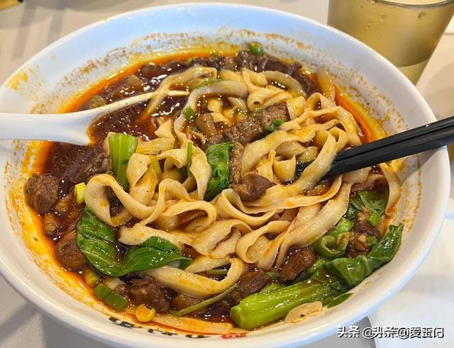 如果你独爱美食，那我推荐你去这8个城市，美食配美酒，香迷糊