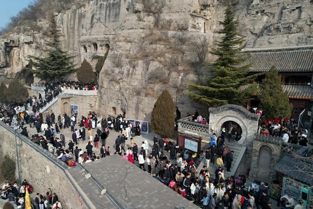 立冬后，邂逅北响堂山的千年古韵