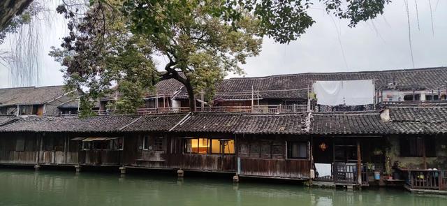 乌镇的似水年华：逛集市喝早茶，在1300年的江南水乡回归慢生活
