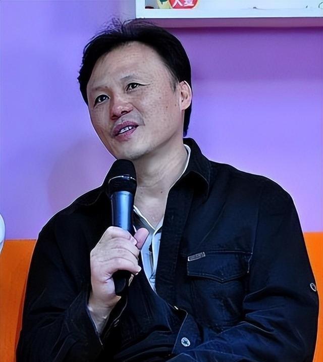 原来他是迟蓬丈夫，难怪66岁能出演《生万物》，有个好丈夫太重要