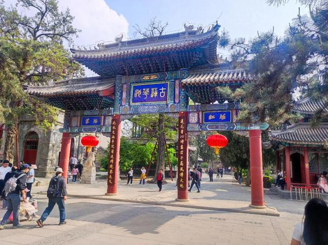 直隶心脏漫游记：在总督衙署、千年莲池与老街烟火里，遇见保定