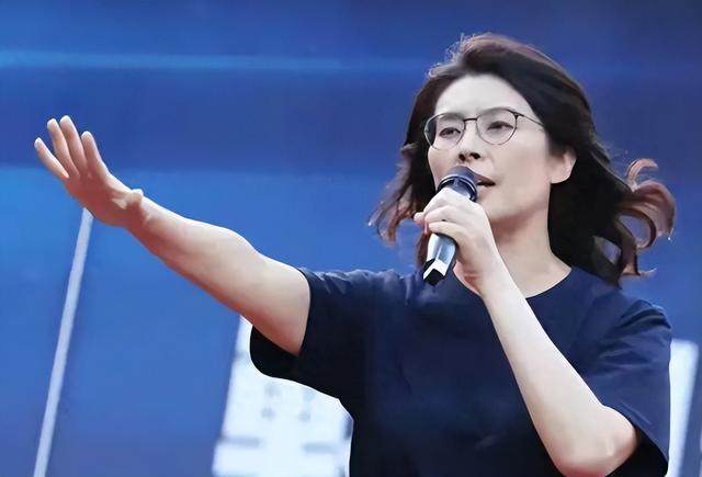 国民党下一任主席板上钉钉？岛内最新民调出炉，郑丽文排第一，但已经露出真面目，事不简单
