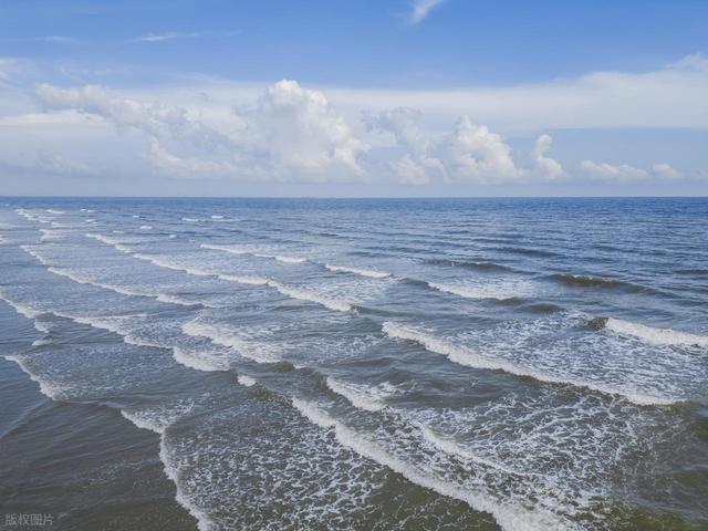 去广西海边小城过20度的暖冬！被严重低估的的防城港，人少清净