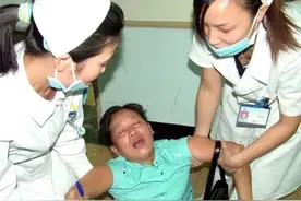 医生不该成为，医院的创收工具。图片