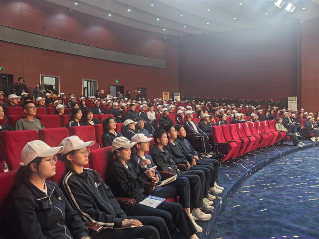 2025年省科技馆“光影科学梦”系列活动圆满收官