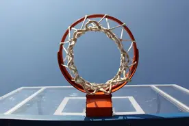 你知道标准篮球框多高吗？图片