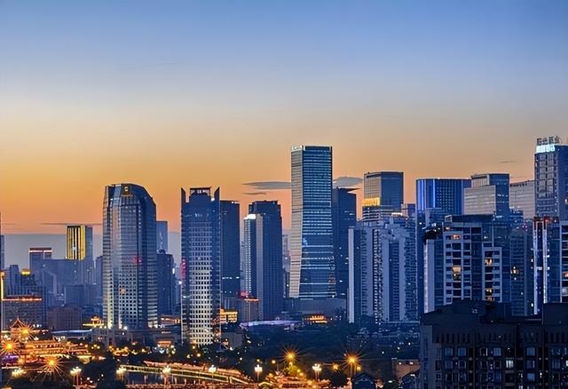 中国真正的国际大都市只有这8座，其他城市不要再争了，差距太大