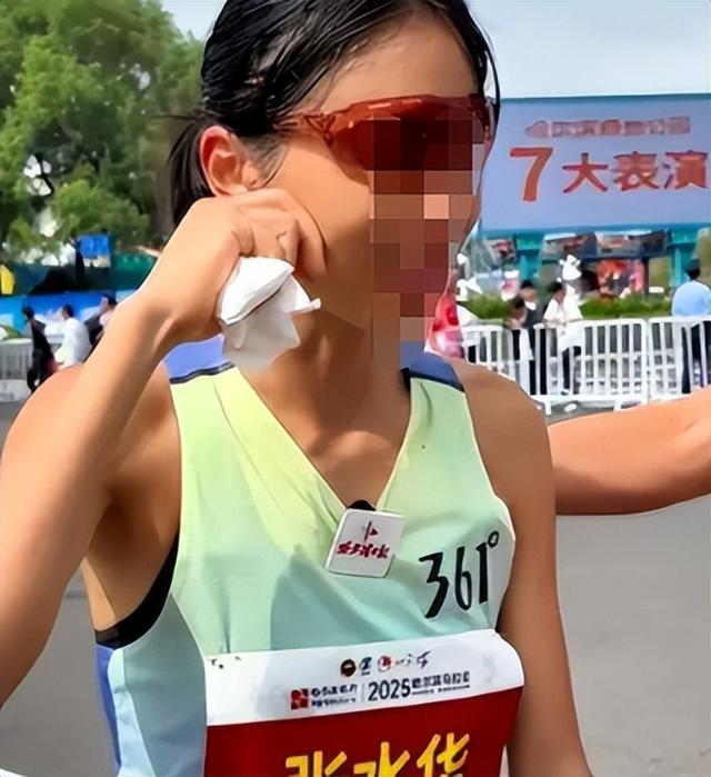 丈夫公开发声！官宣辞职才5天，最快女护士竟走上了另一条上坡路