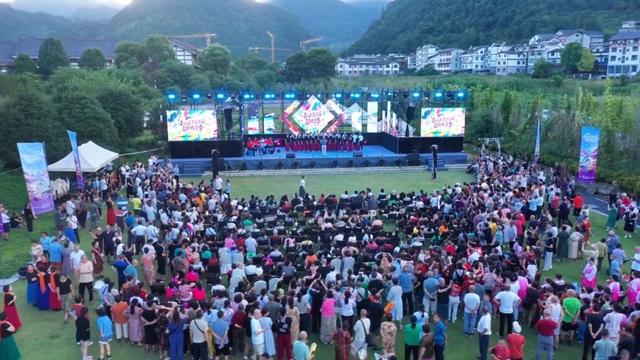 市县联动·清凉一夏丨娄山关景区，凭什么让游客“来了不想走，住了还想来”？