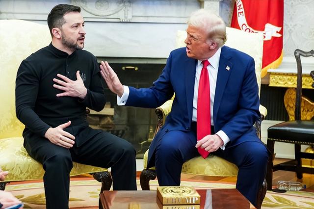 边境80万敌军集结完毕，特朗普出手切断援助，俄乌战局将迎转折点