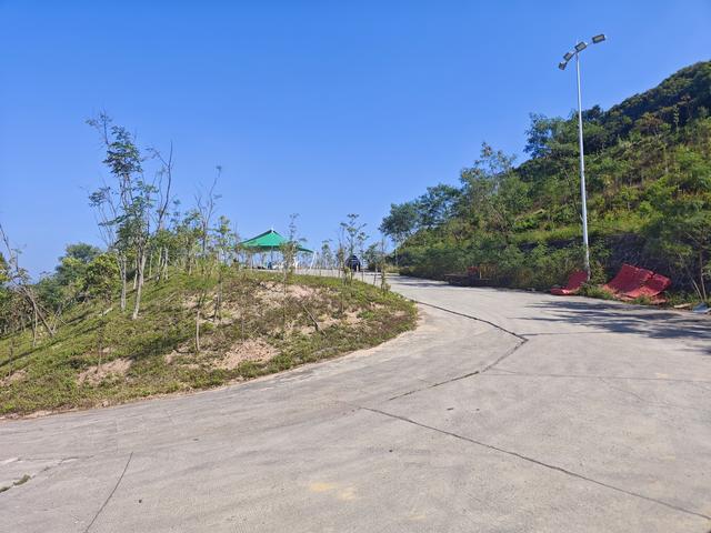 塘朗山郊野公园[绿平二路入口]骑行爬坡好地方