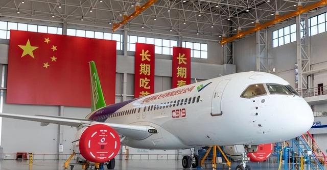 意义不输高铁！为何说C919能突破美元霸权，实现人民币国际化？