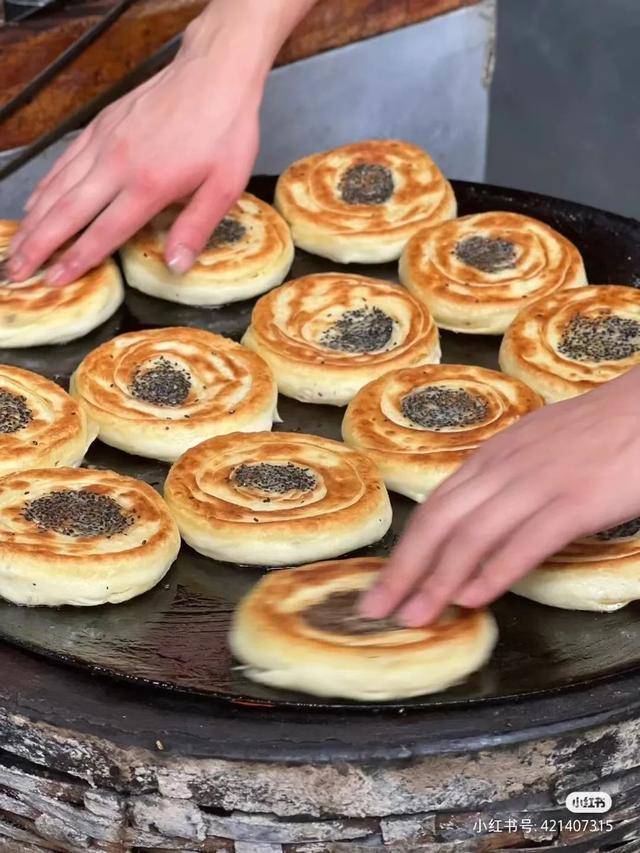 周末出国！高铁20min直达最美异域小城！风光极致美食无敌，入秋满城银杏美哭！