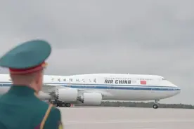 中国专机刚抵达，乌克兰大批无人机扑向莫斯科，撕碎和谈最后希望图片