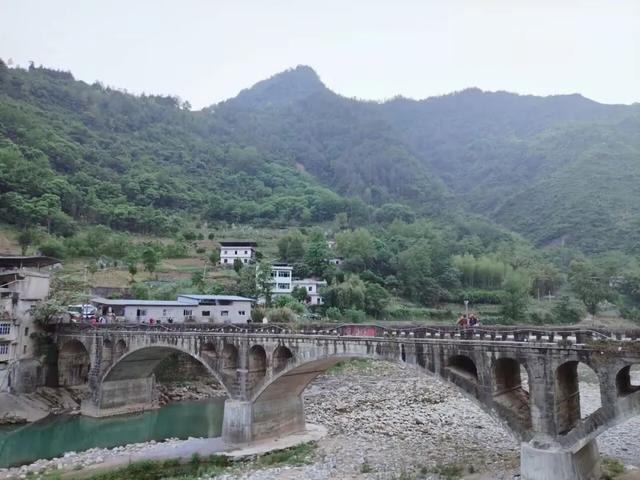 云阳沙沱，邻界巫溪