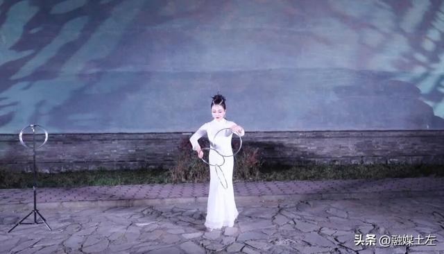 土左旗古城文化园举办沉浸式文化巡游汉服古韵演绎千年风情