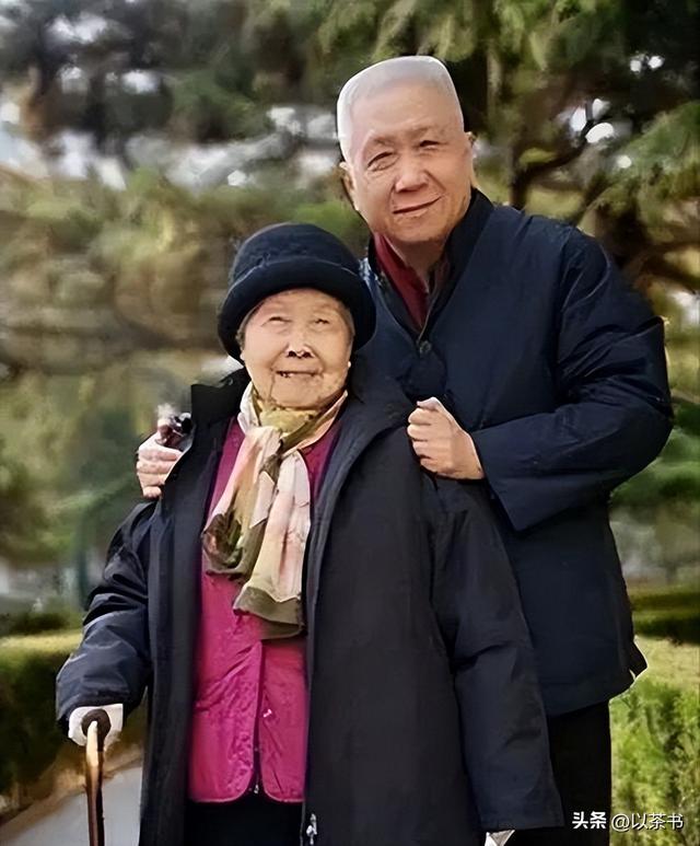 原来马未都妻子是她，怪不得做啥都能来财，真是娶一个贤妻旺三代